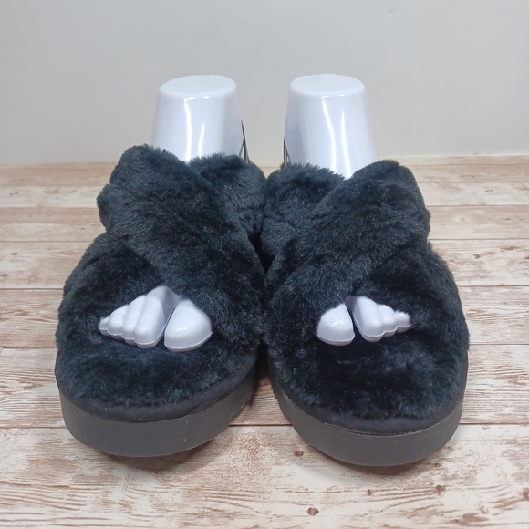 Steve Madden NYC Fuzzy Fluffy Indoor Outdoor Slippers Black Like New Size 9 - Picture 8 of 16